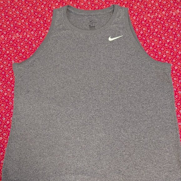 The Nike Tee Dri Fit Tank Muscle Shirt Size XL Women High Neck Activewear - Picture 8 of 8